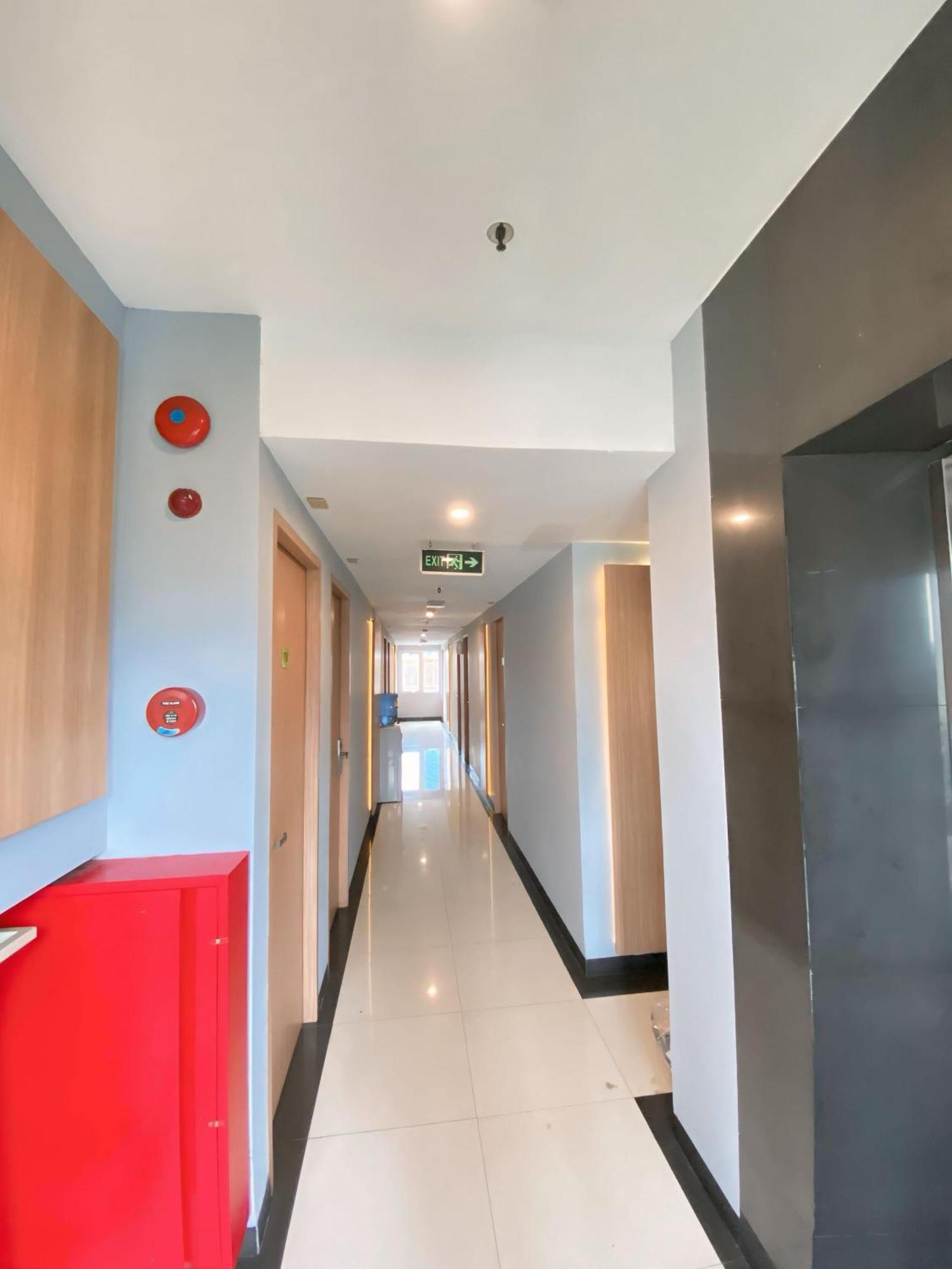 Studio One Thamrin Hotel Jakarta Exterior foto