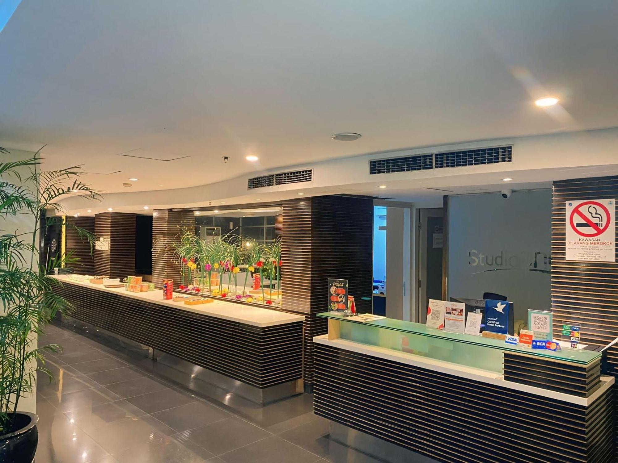 Studio One Thamrin Hotel Jakarta Exterior foto