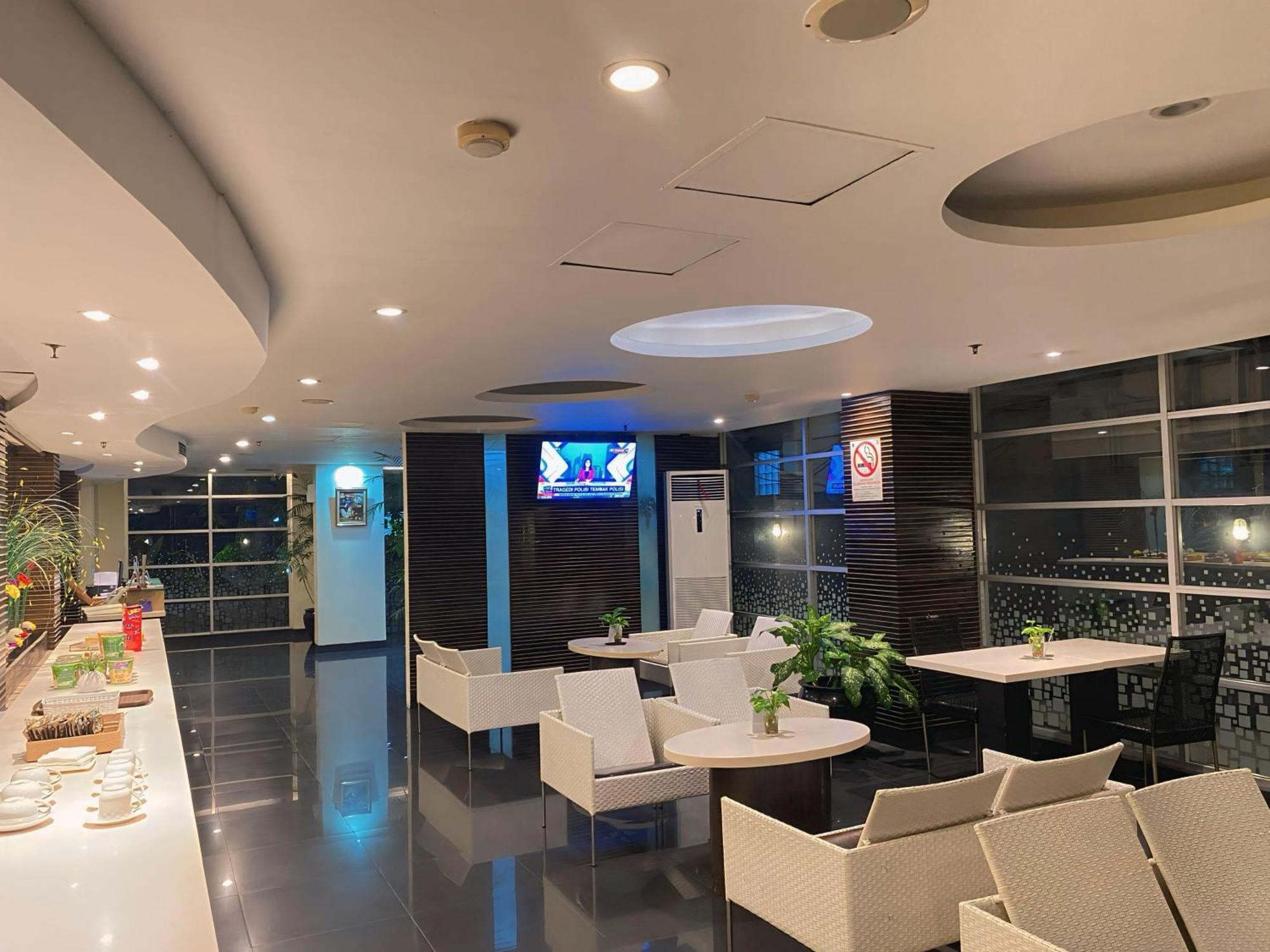 Studio One Thamrin Hotel Jakarta Exterior foto